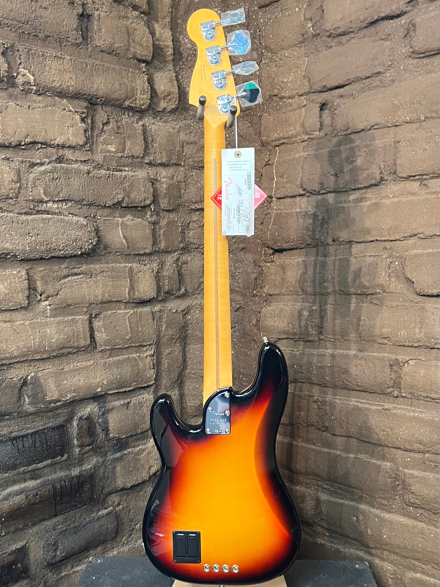 Fender American Ultra II Jazz Bass, Maple Fretboard - Ultraburst