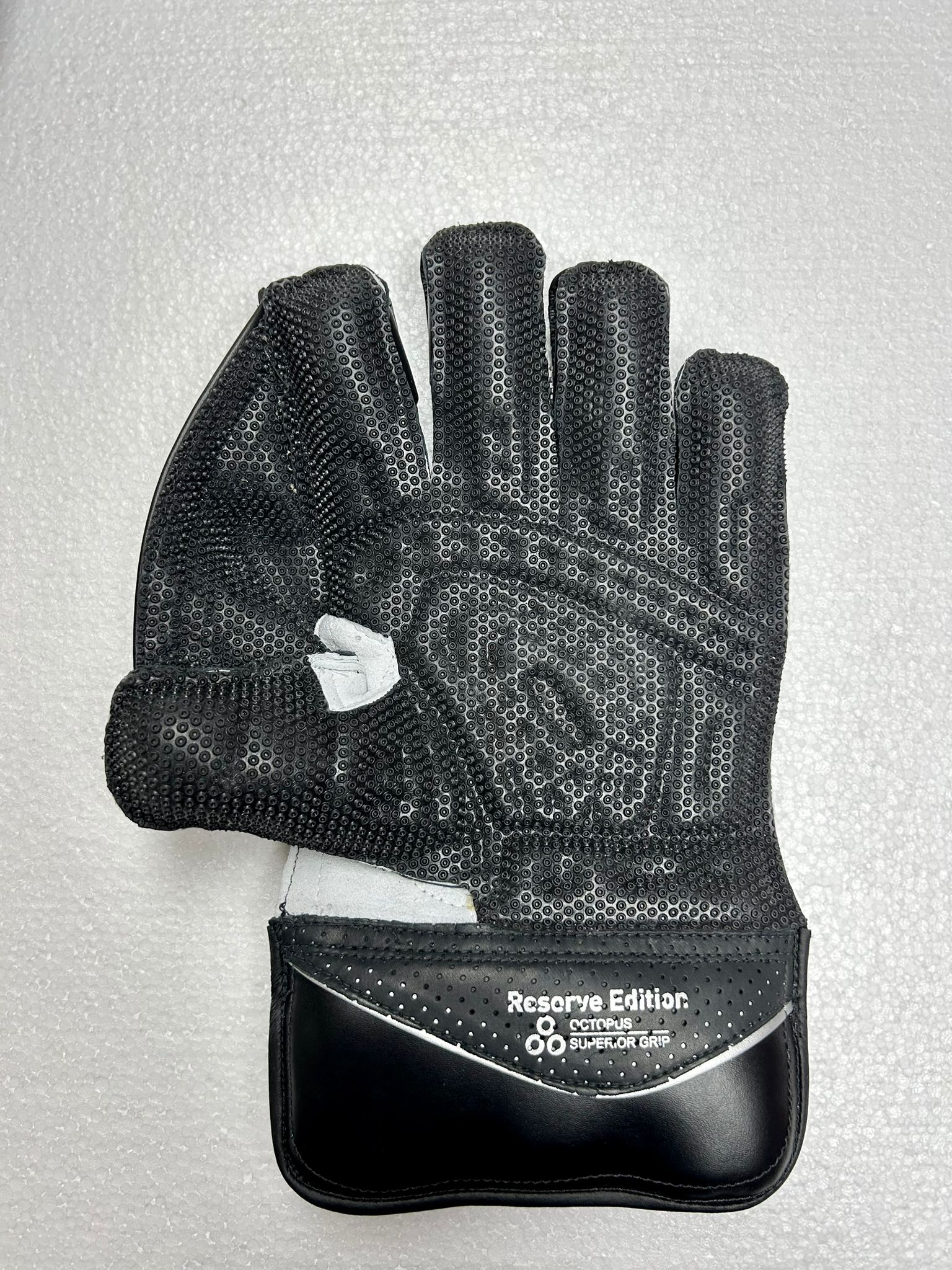 SS Wicket Keeping Gloves Reserve Edition – Black Ash Sports