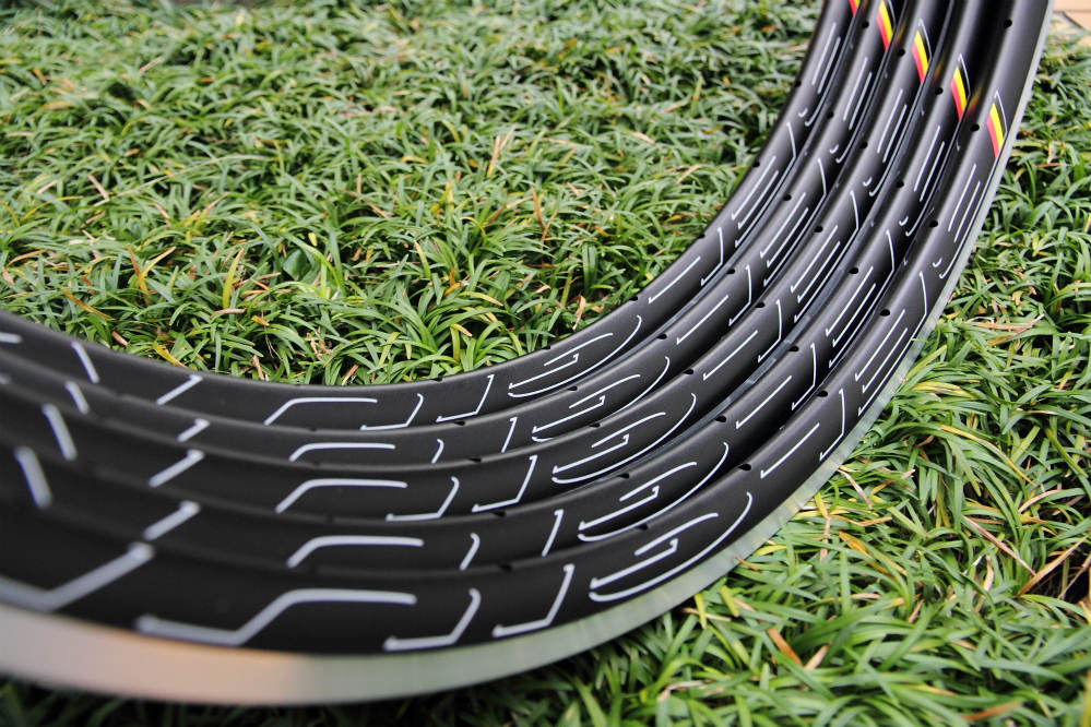 HED. BELGIUM - BLUE LUG BLOG | 自転車店 ブルーラグ スタッフブログ