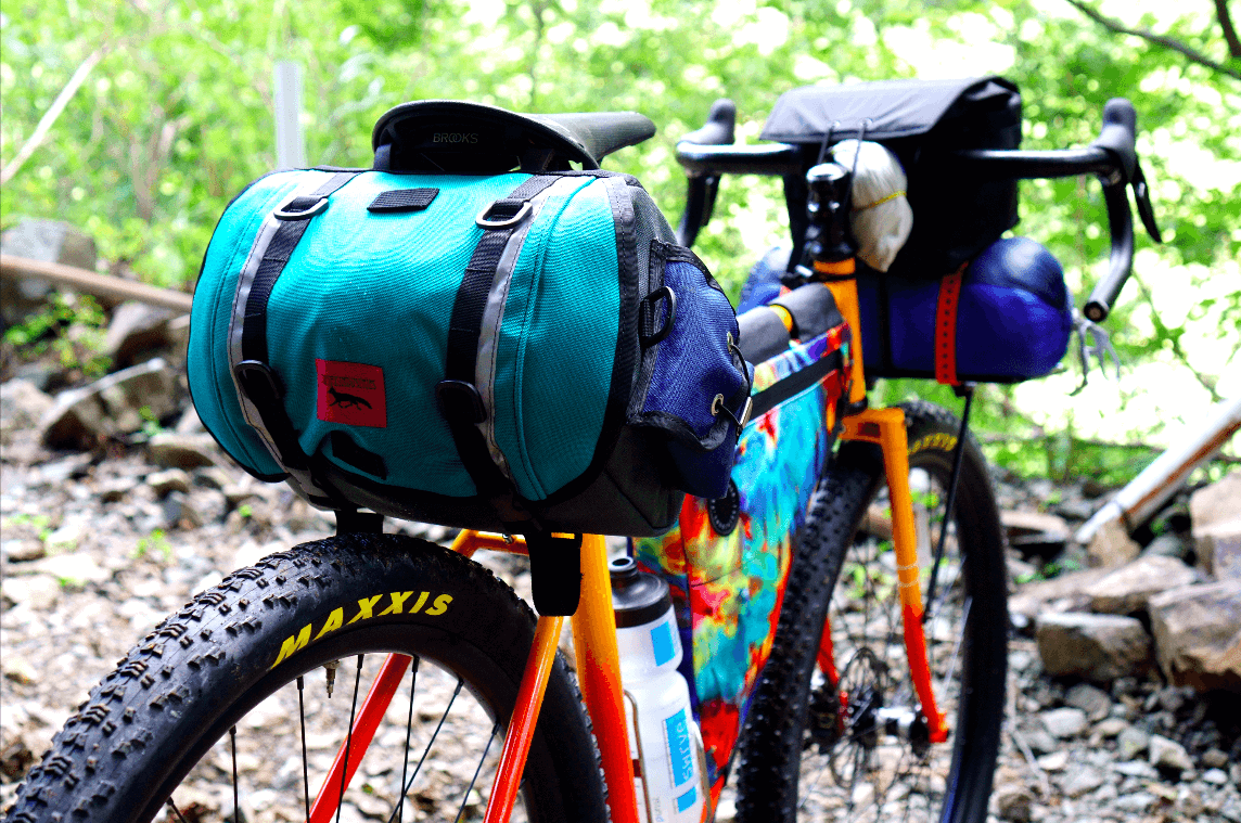 サドルバッグのサイズ考察、SとLどっち？ - BLUE LUG BLOG | 自転車店