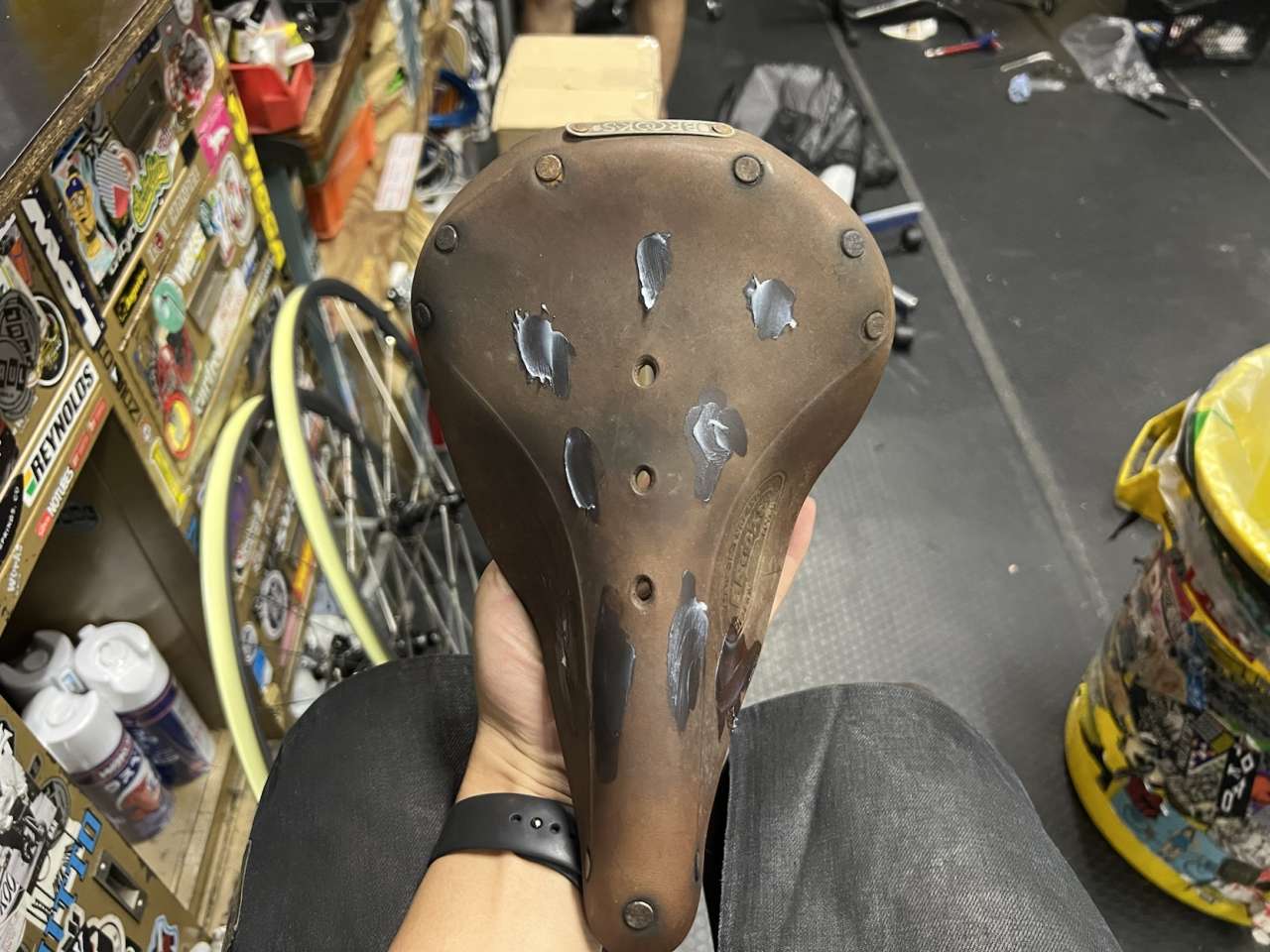 BROOKS* b17 short (black) - BLUE LUG ONLINE STORE