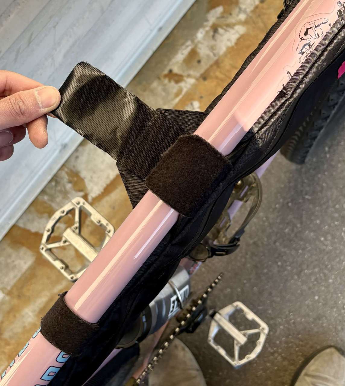 SWIFT INDUSTRIES* hold fast frame bag (ecopak/black) - BLUE LUG