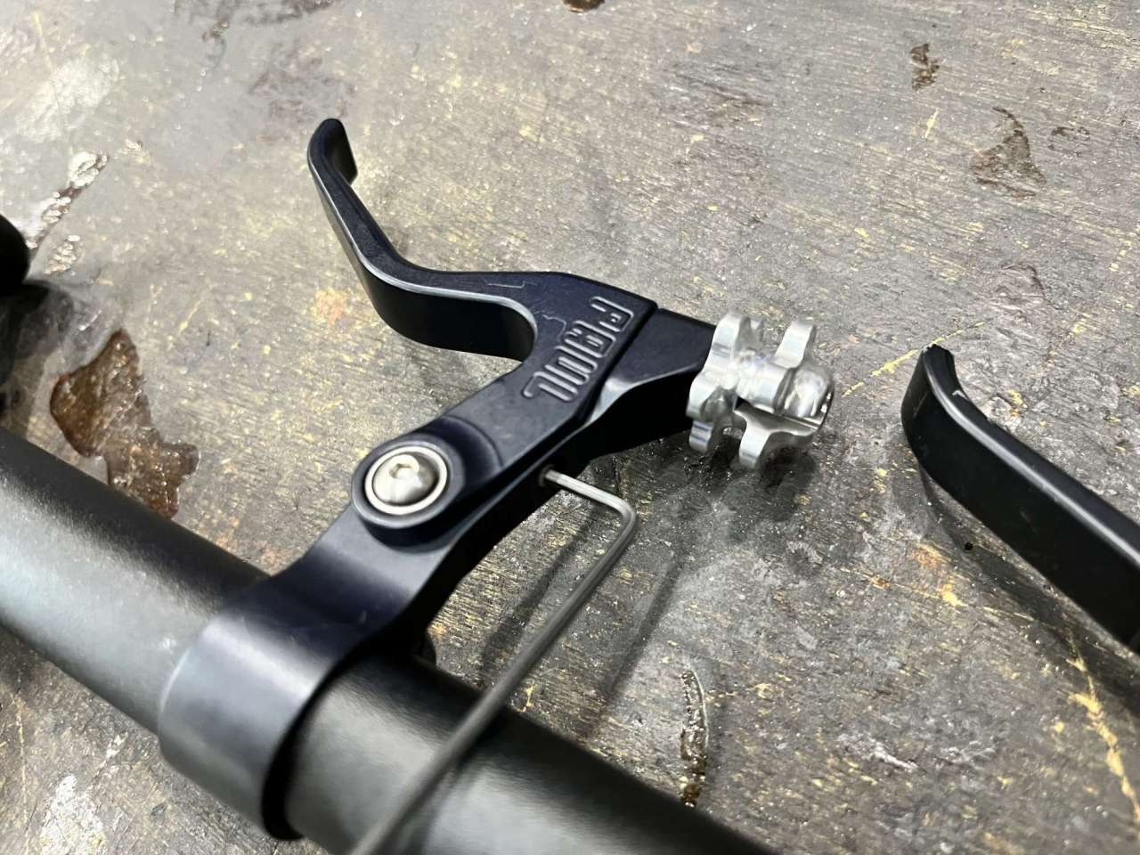 PAUL* canti lever (purple) - BLUE LUG ONLINE STORE