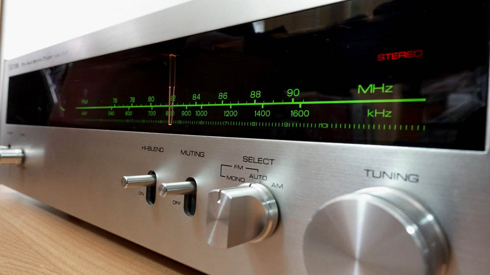 VICTOR JT-V7: BLUESS Laboratory