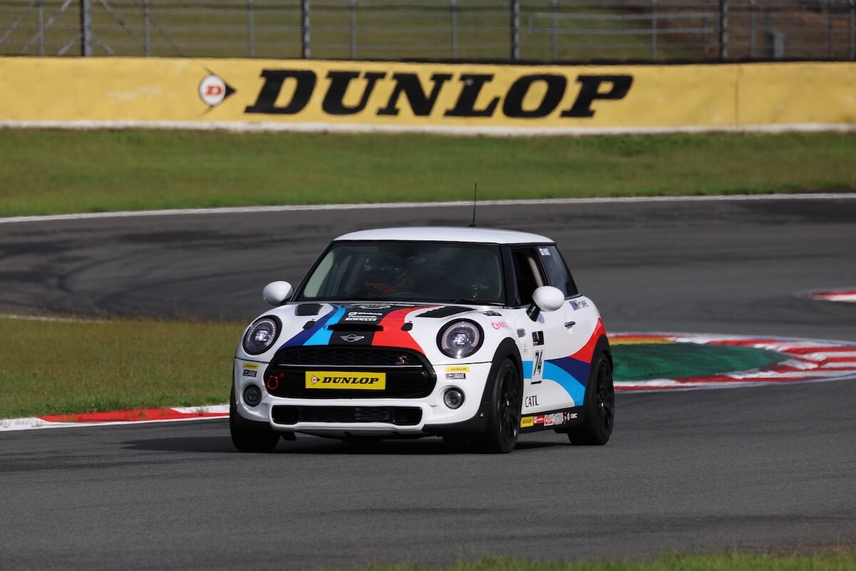 販売中レーシングカー情報を更新しました - BMW & MINI Racing