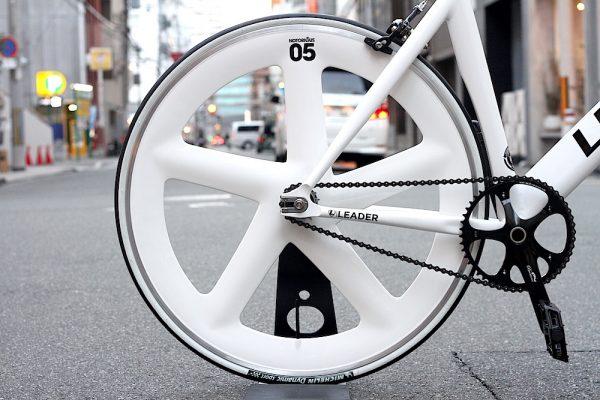 たったの3本の貴重なバトンホイール!!! | ブローチャーズ - BROTURES