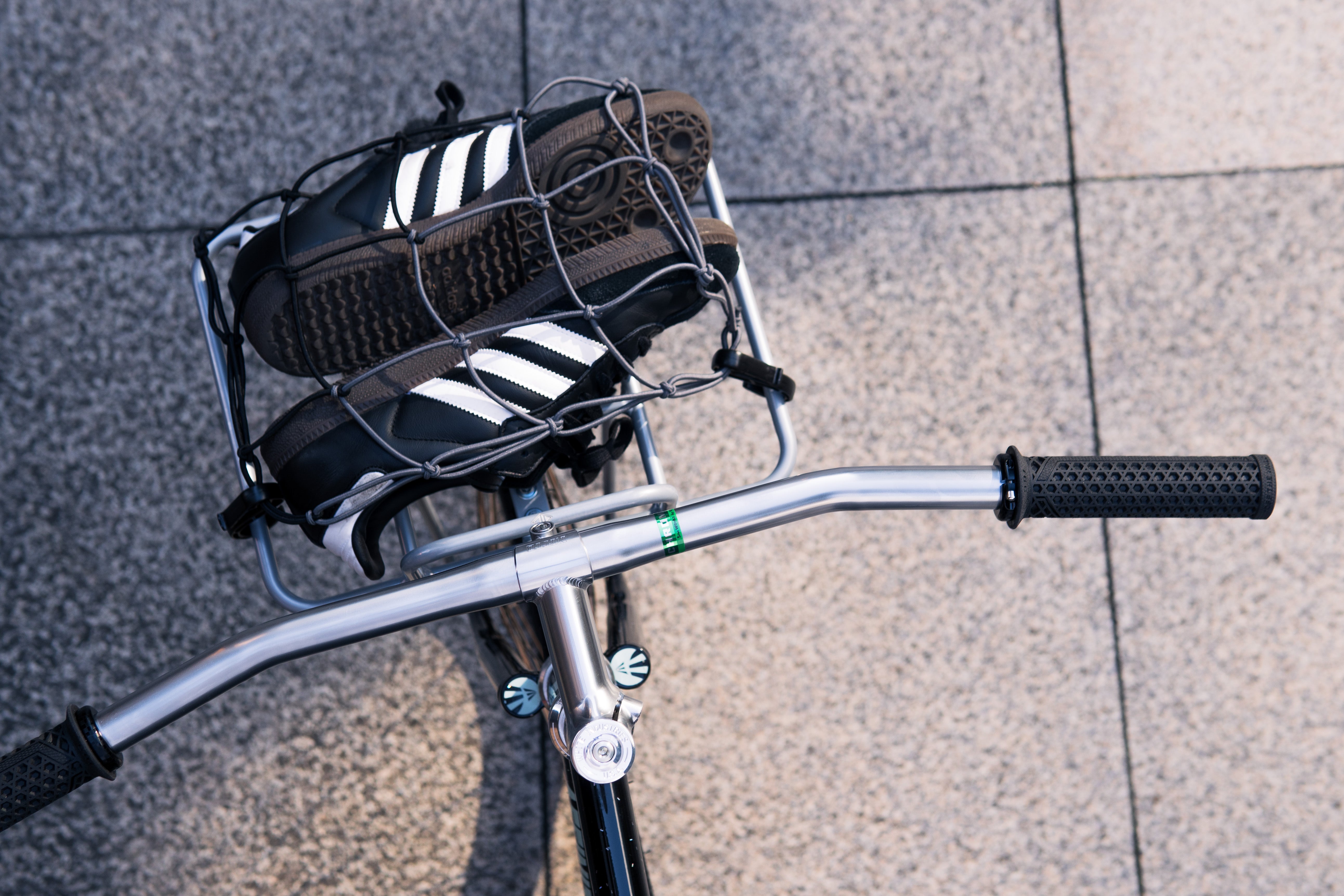 ピストバイクが導くスタイルと存在感 | ブローチャーズ - BROTURES