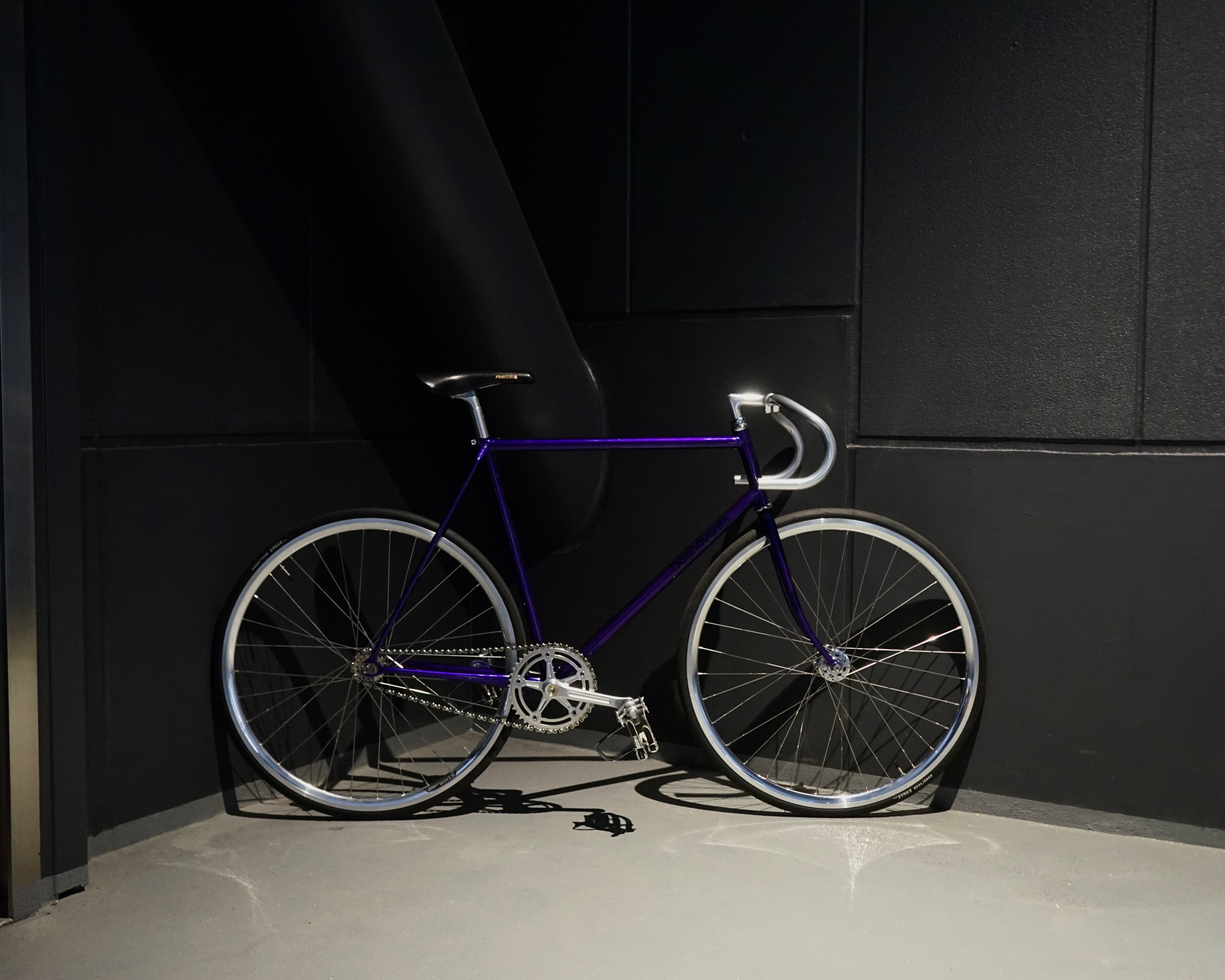 ラストチャンス、DOSNOVENTA BARCELONA。 | ブローチャーズ - BROTURES