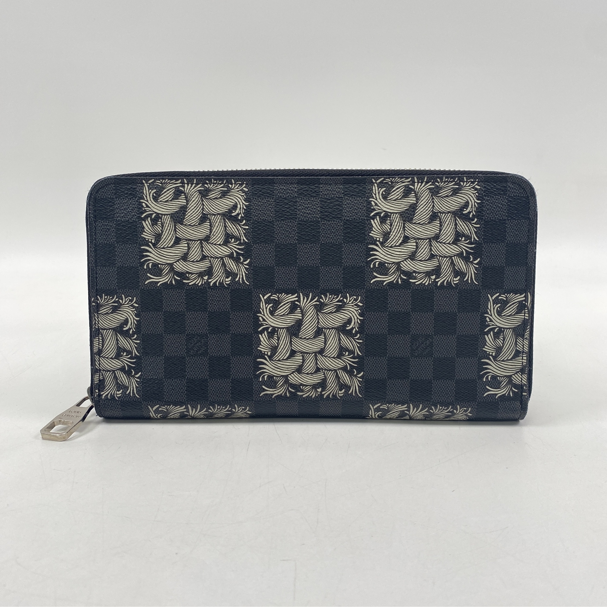 ルイ・ヴィトン ダミエグラフィット クリストファーネメス ジッピー