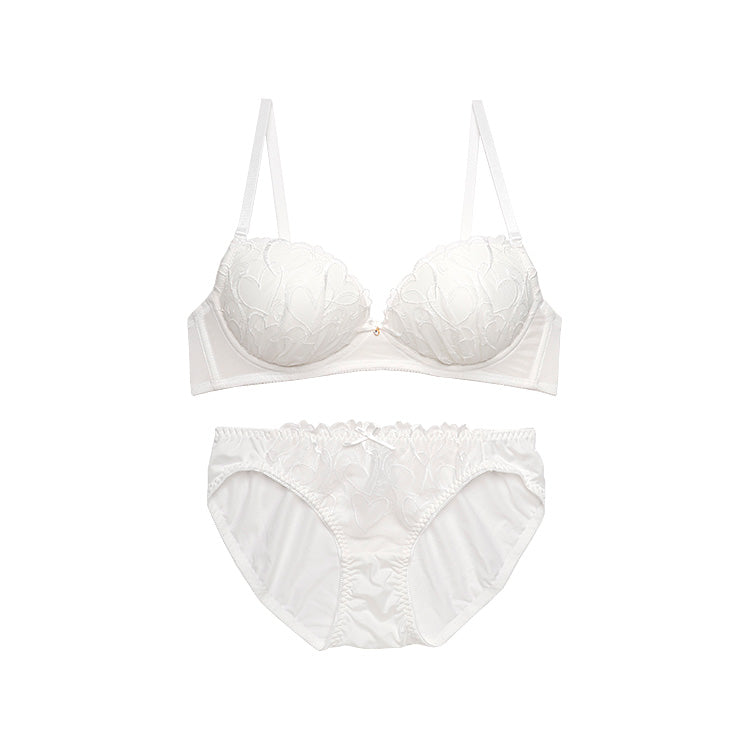 ノンワイヤー】ハート刺繍のモノトーンレースブラ＆ショーツ | 快適