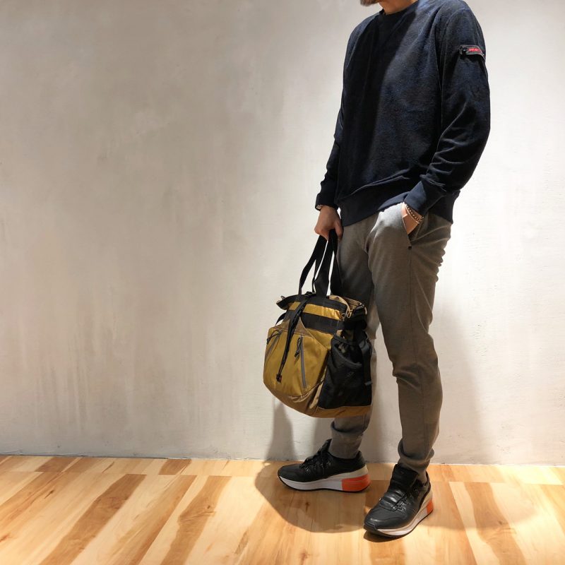 旅行やジム用バッグとしても使えてオススメのブリーフィングの