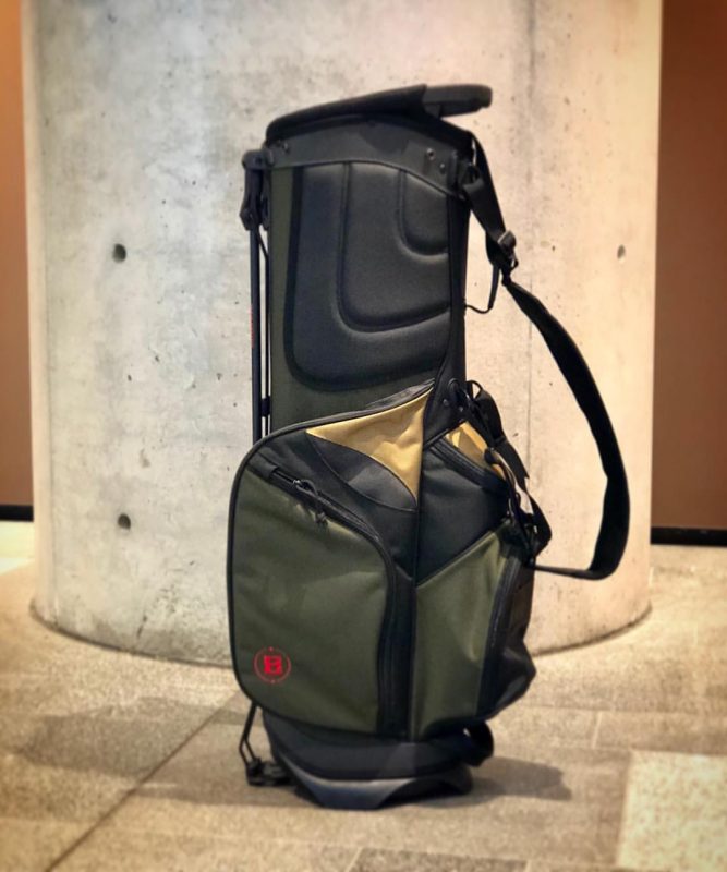 ブリーフィングオリジナルモデルのスタンド式キャディバッグに20周年