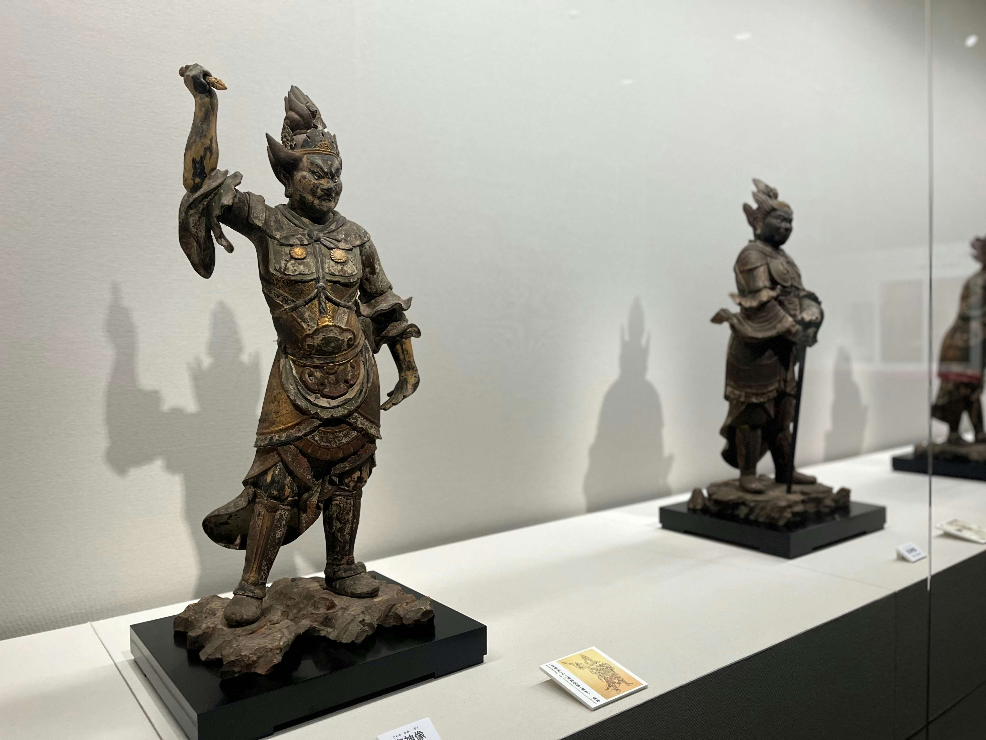 たたかう仏像」（静嘉堂＠丸の内）開幕レポート。勇ましさのなかに見る