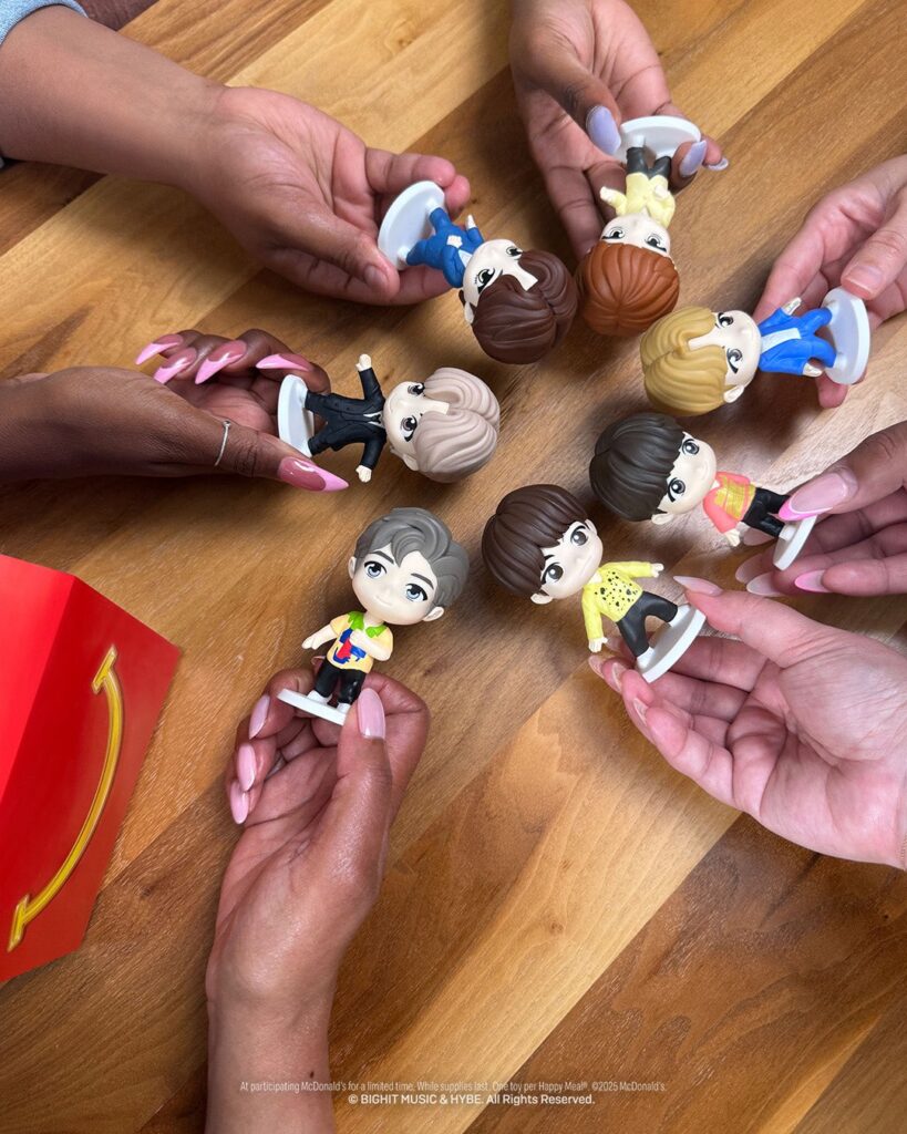 TinyTANとマクドナルドのコラボ限定ミニフィギュア付きハッピーセット