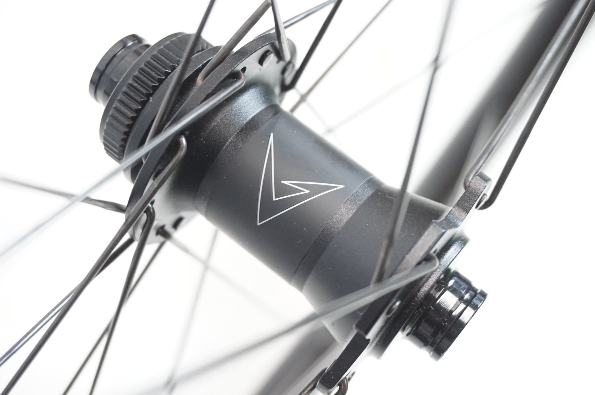 VELOMANN 「ベロマン」 PALLADIUM CL DISC TUBELESS SHIMANO 11s