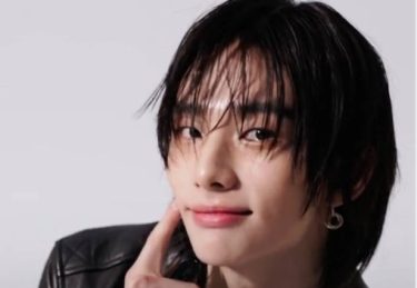 Stray Kids ヒョンジンまとめ売り Stray Kids ヒョンジン、赤リップ映える洗練ビジュアルに反響