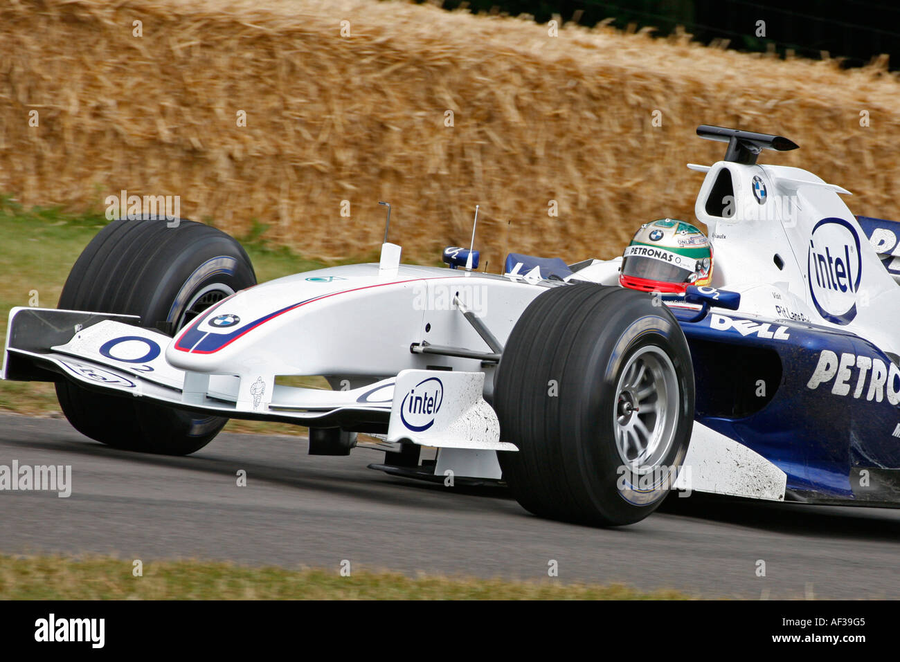 Bmw sauber f1 06 hi-res stock photography and images - Alamy