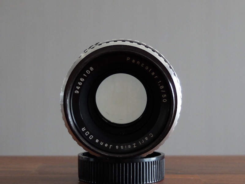 カールツァイス・イエナの標準レンズ「Pancolar 50mm F1.8 ゼブラ M42