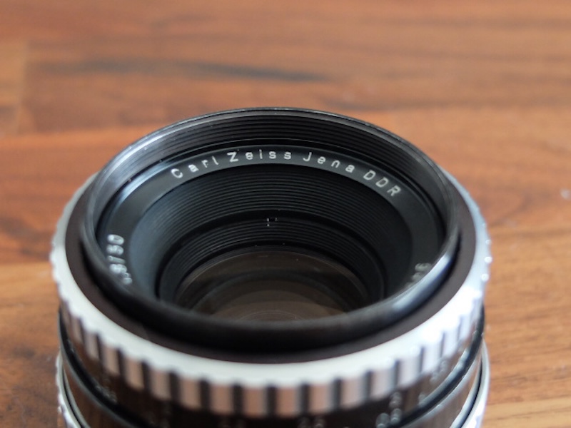 カールツァイス・イエナの標準レンズ「Pancolar 50mm F1.8 ゼブラ M42
