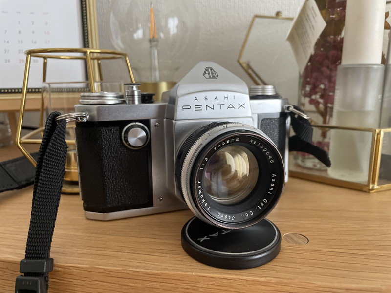 黎明期の上品な一眼レフカメラ「ペンタックスAP」 – カメトリ