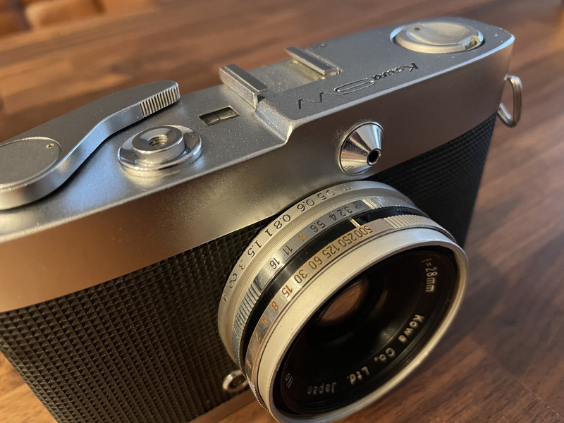 特徴的デザインの広角カメラ「コーワSW」 – カメトリ