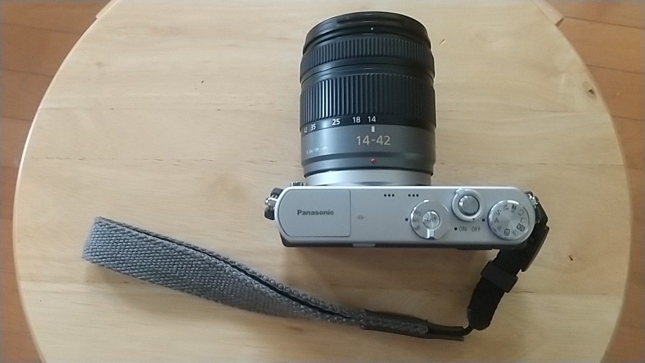 小さなカメラをアクティブに楽しむレンズならLUMIX G VARIO 14-42mm/F3