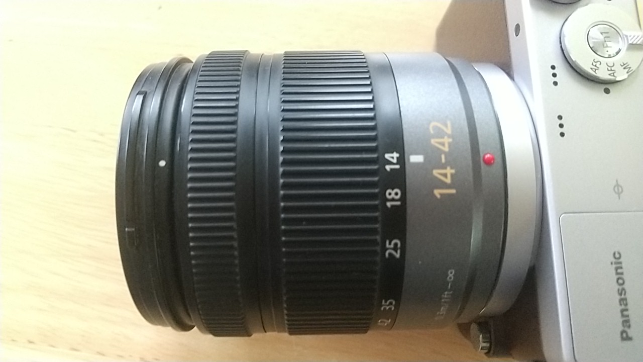 小さなカメラをアクティブに楽しむレンズならLUMIX G VARIO 14-42mm/F3