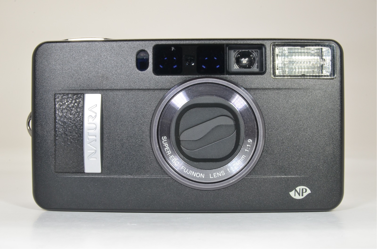 FUJIFILM NATURA BLACK 35mm film camera FUJINON 24mm f1.9 Shooting