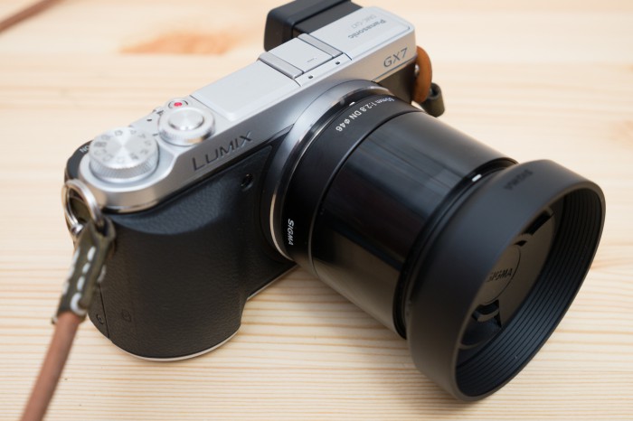 シグマ 60mm F2.8 DN マイクロフォーサーズ” レビュー。 外観を