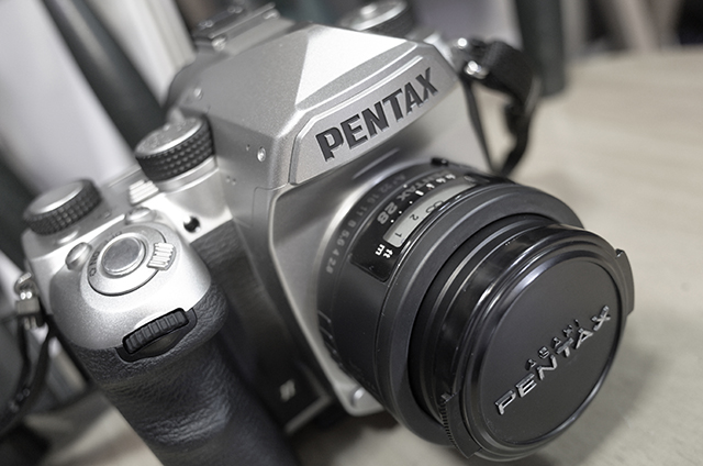 smc PENTAX-FA 28mm F2.8 AL、フルサイズデジタルでも信頼できる広角単焦点