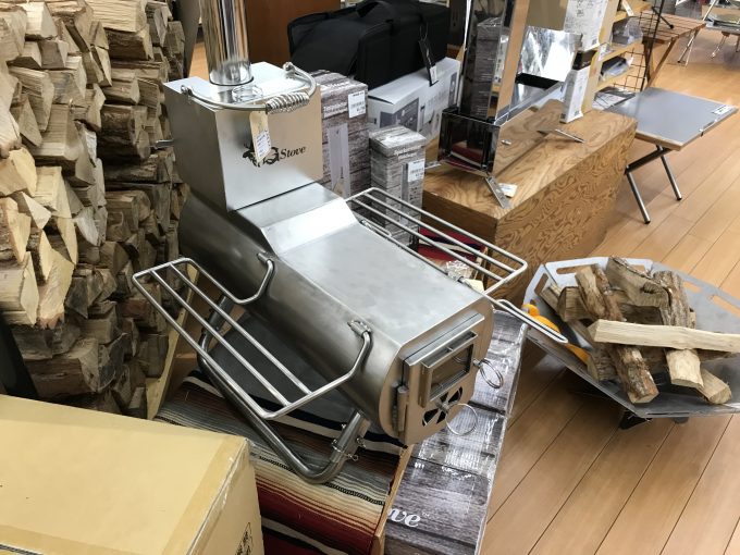 ワイルドワン入間店の薪ストーブ体験会でアイアンストーブちびを初体験