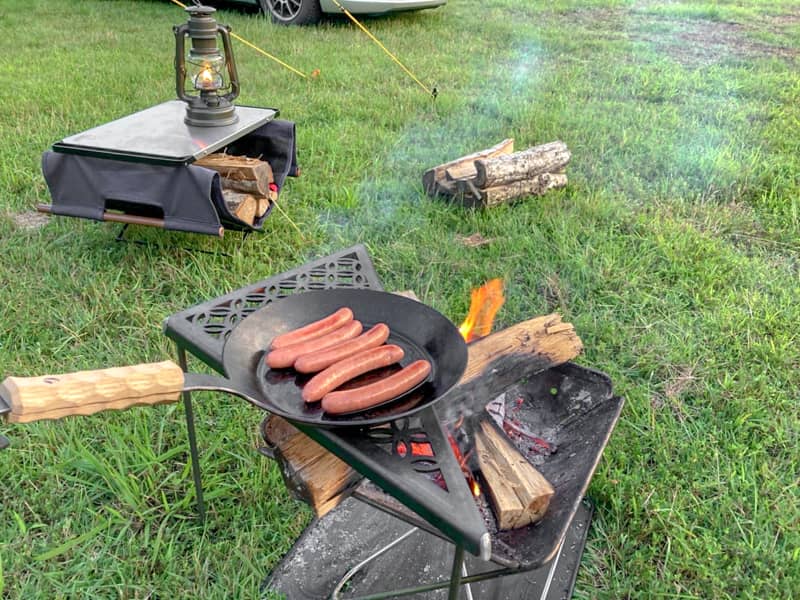 Instagramで人気沸騰！山賊マウンテンの焚火テーブル「デルタス」徹底