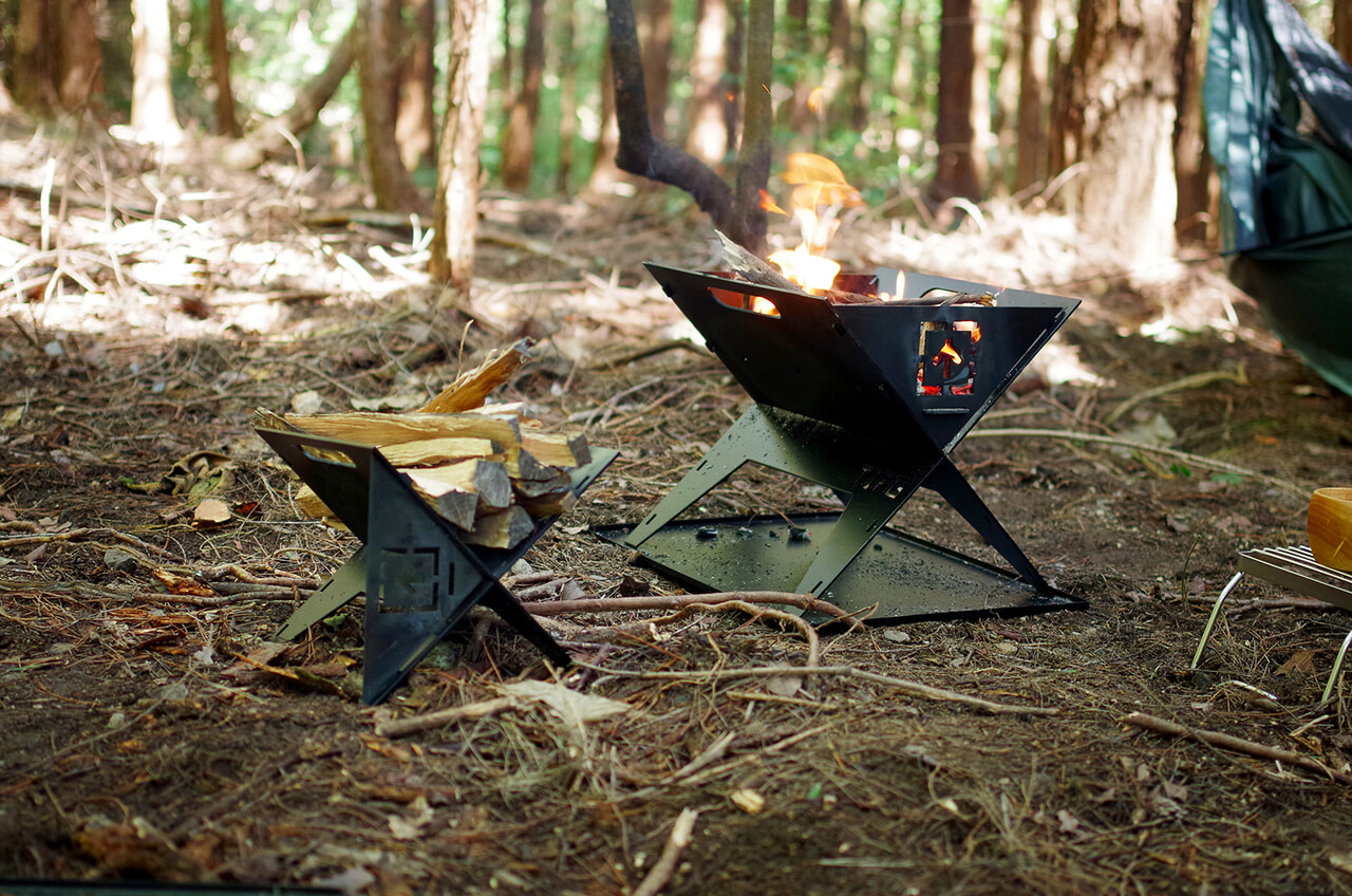 頑丈さを薄さを両立した人気の焚き火台「TAKI BE ITA」がリニューアル