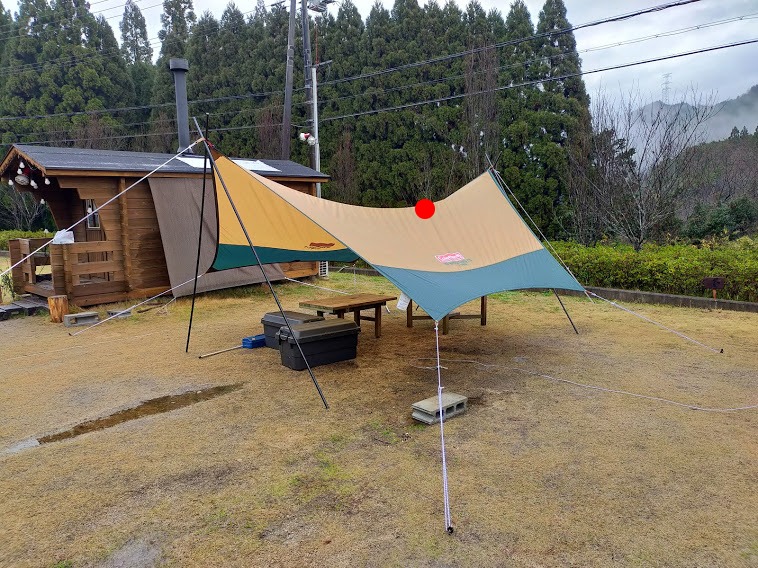 コールマン・XPヘキサタープの設営方法を解説。自立ポールで初心者に