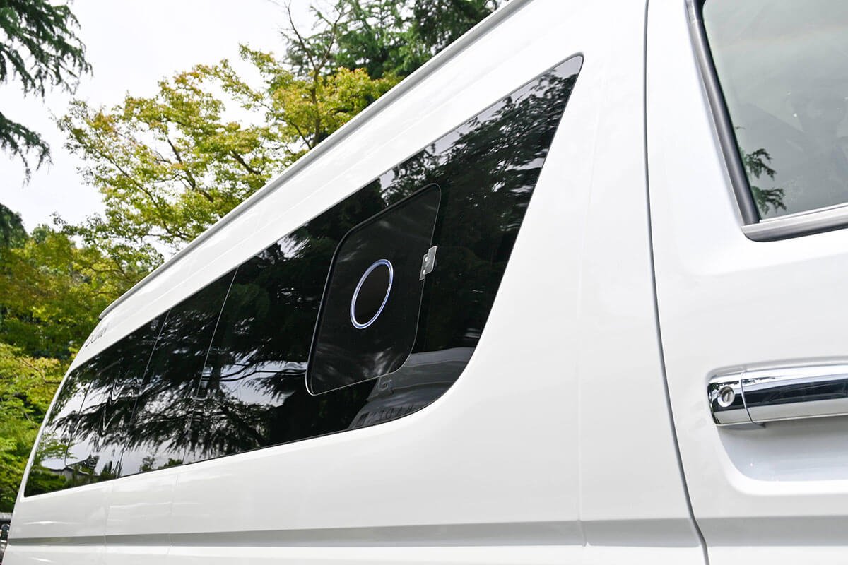 キャンピングカーにエアコンWAVE2を設置！プロフェッショナルな