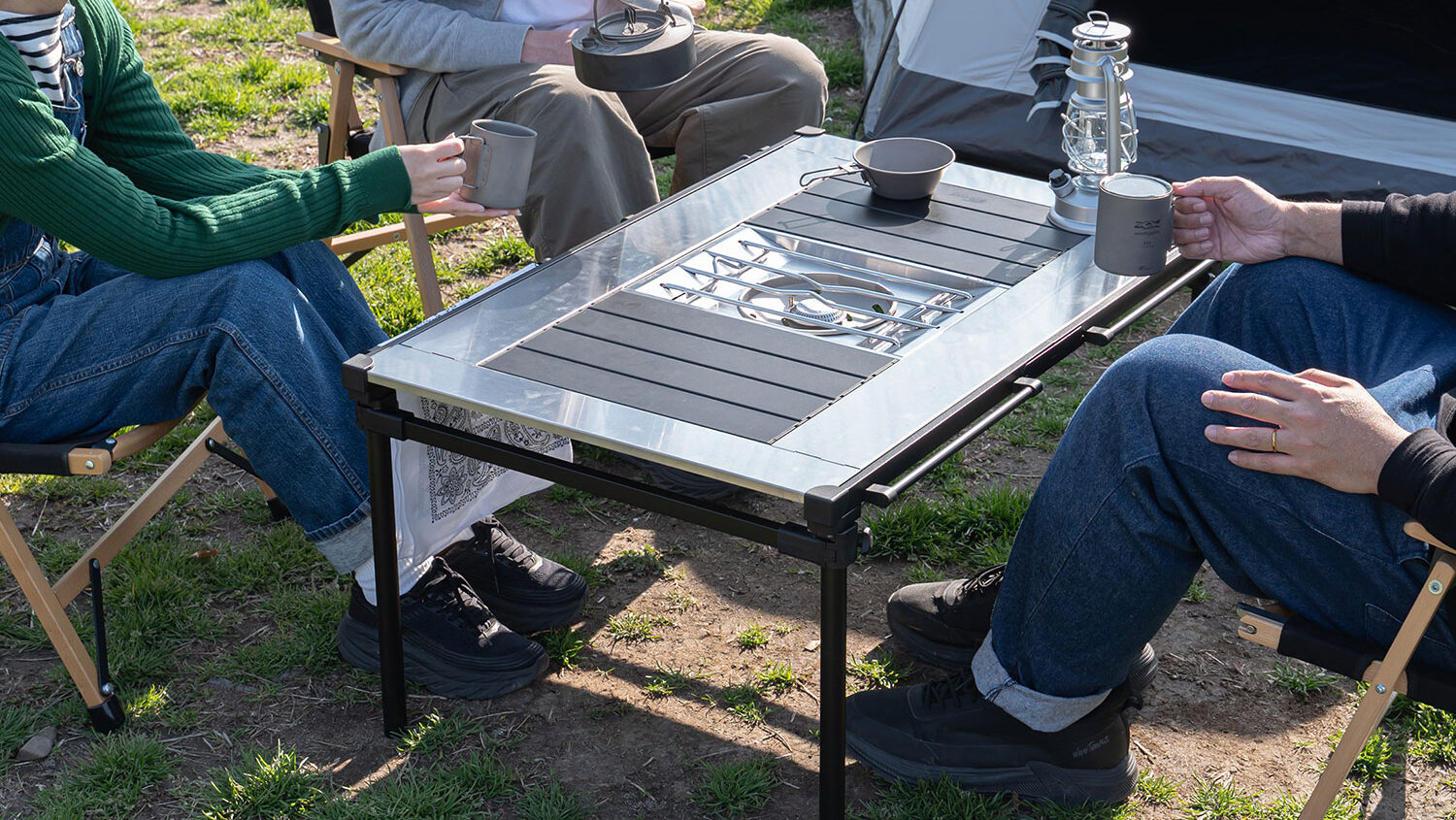 フィールドアからIGT規格対応の「アルミパネルテーブル」登場