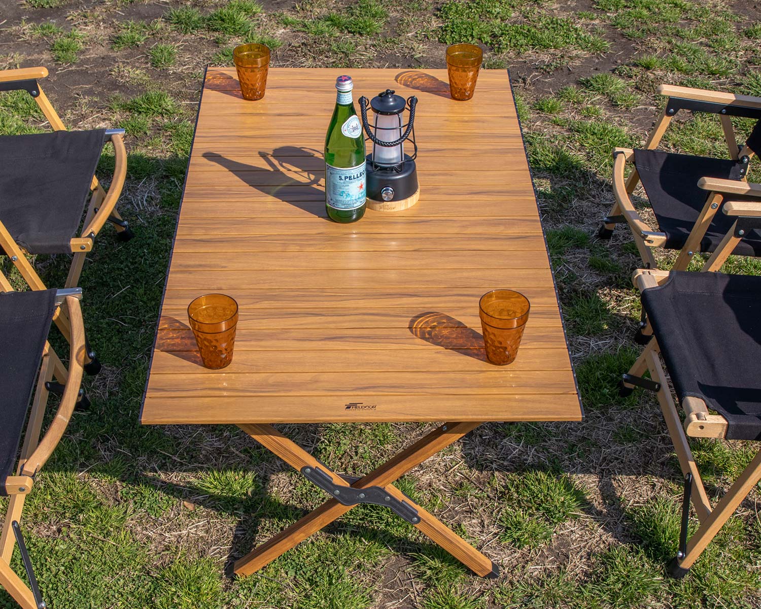 フィールドアの「アルミロールトップテーブル120」に木目調が追加