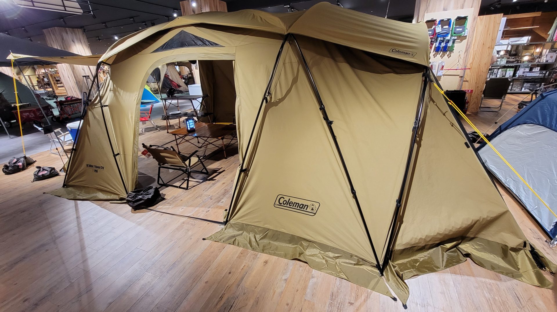 展示品レビュー】アルペン×コールマン「VC ワイド2ルームSTD