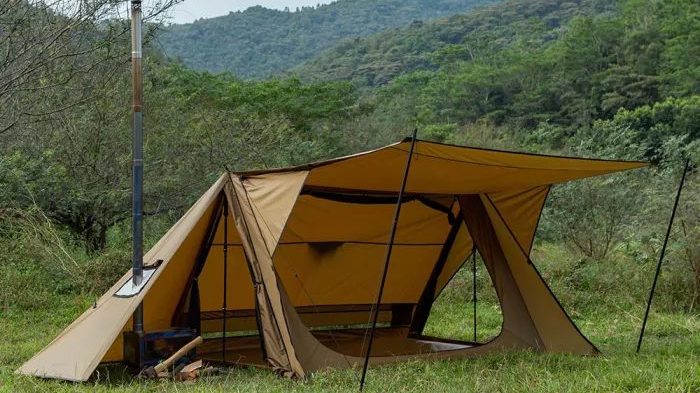 POMOLYから薪ストーブが設置しやすいパップテント「STOVEHUT 70」登場