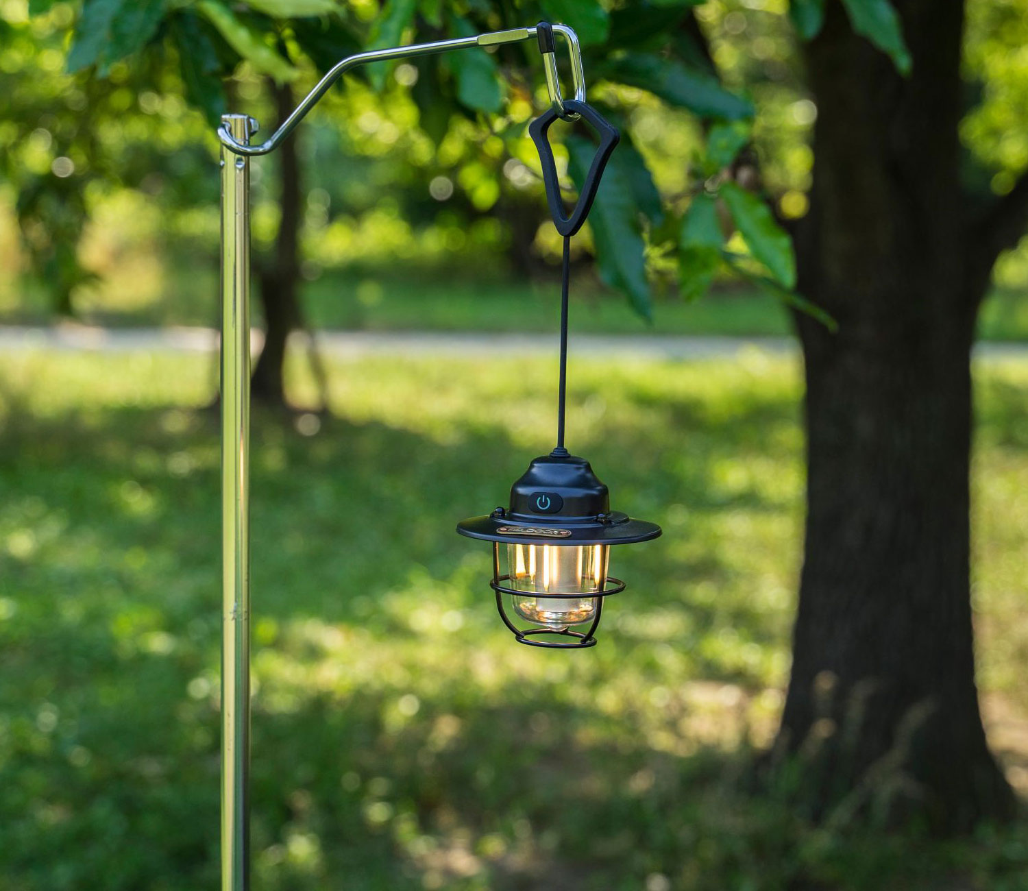 フィールドアから吊り下げ式LEDランタン「ハングシェードランタン 2way