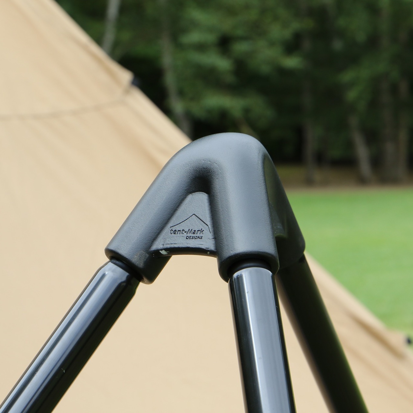 テンマクデザインから公式三股ポール「サーカストリポット」 22年春