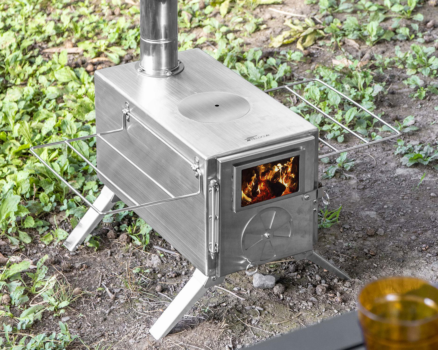 フィールドアからステンレス製でコンパクトな「薪ストーブ」登場