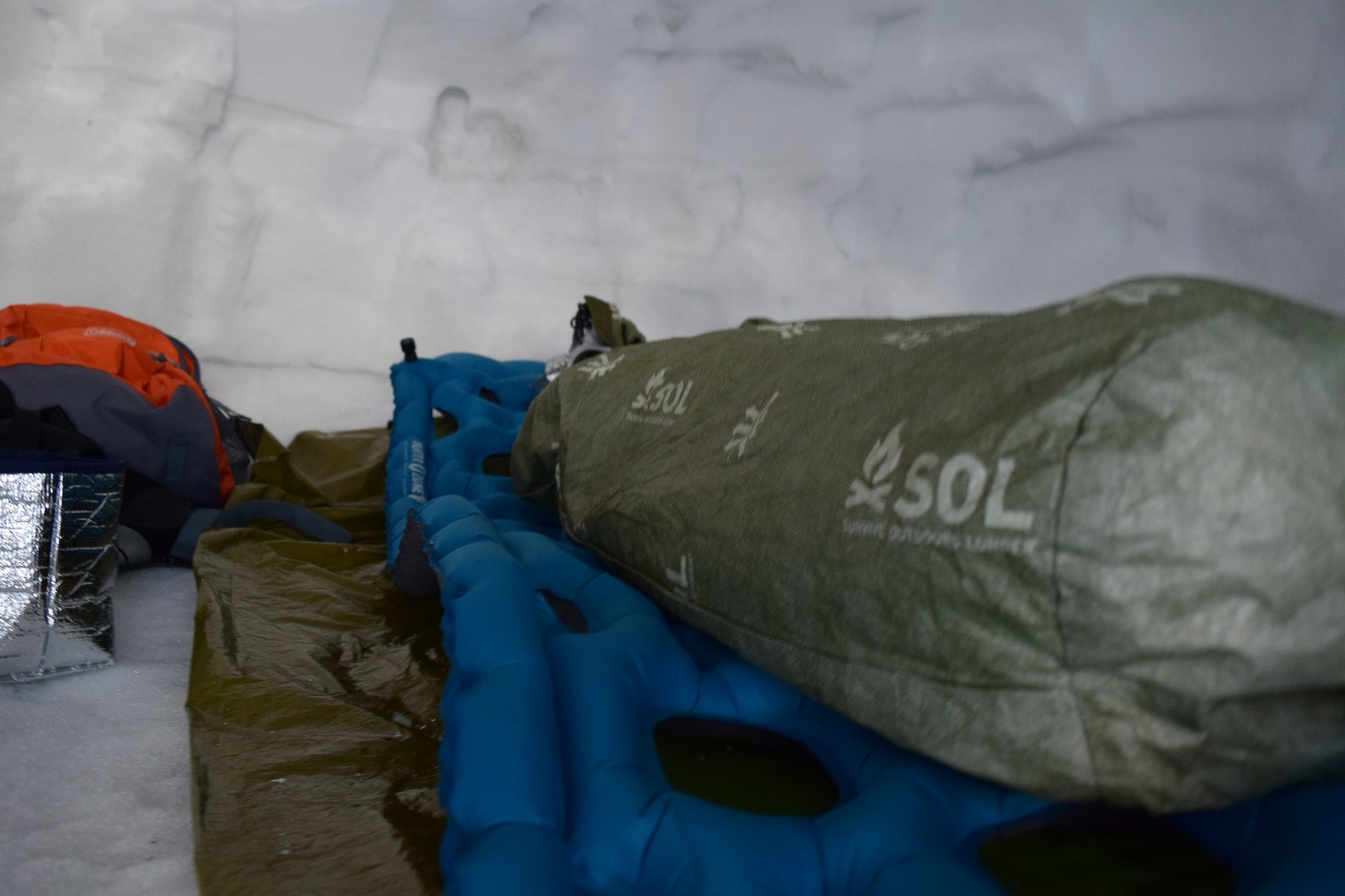 ギアレビュー】シュラフカバーSOLのエスケープヴィヴィはヘビーに使