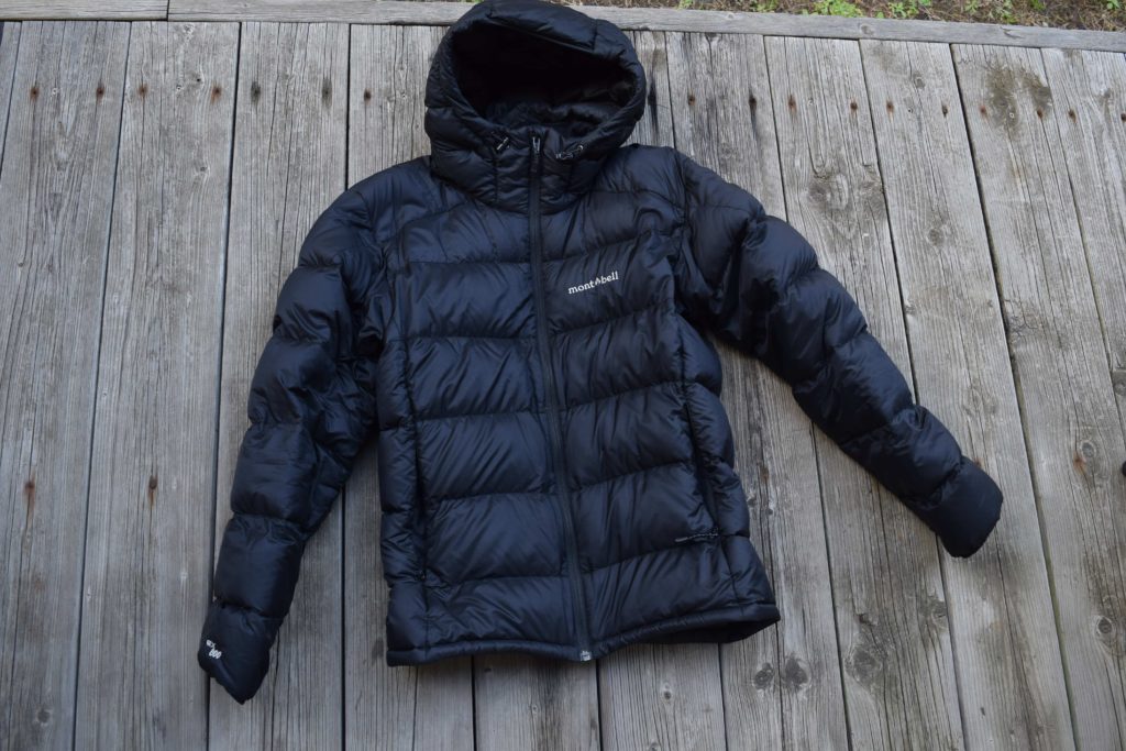 モンベルのライトアルパインダウンパーカがよくできたダウンジャケット