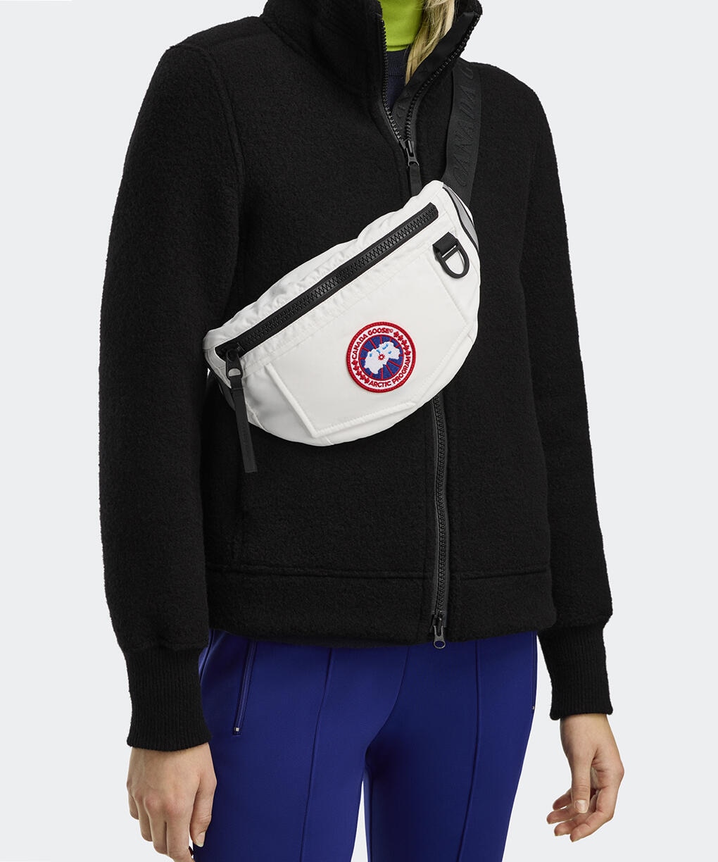 ウエスト パック(8833U)｜カナダグース (CANADA GOOSE) 日本公式サイト