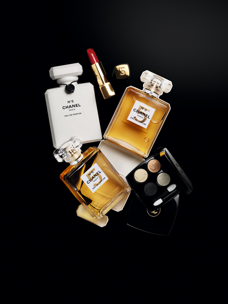 シャネル×クリスマスコフレ2021】100周年を記念したコフレ！世界で