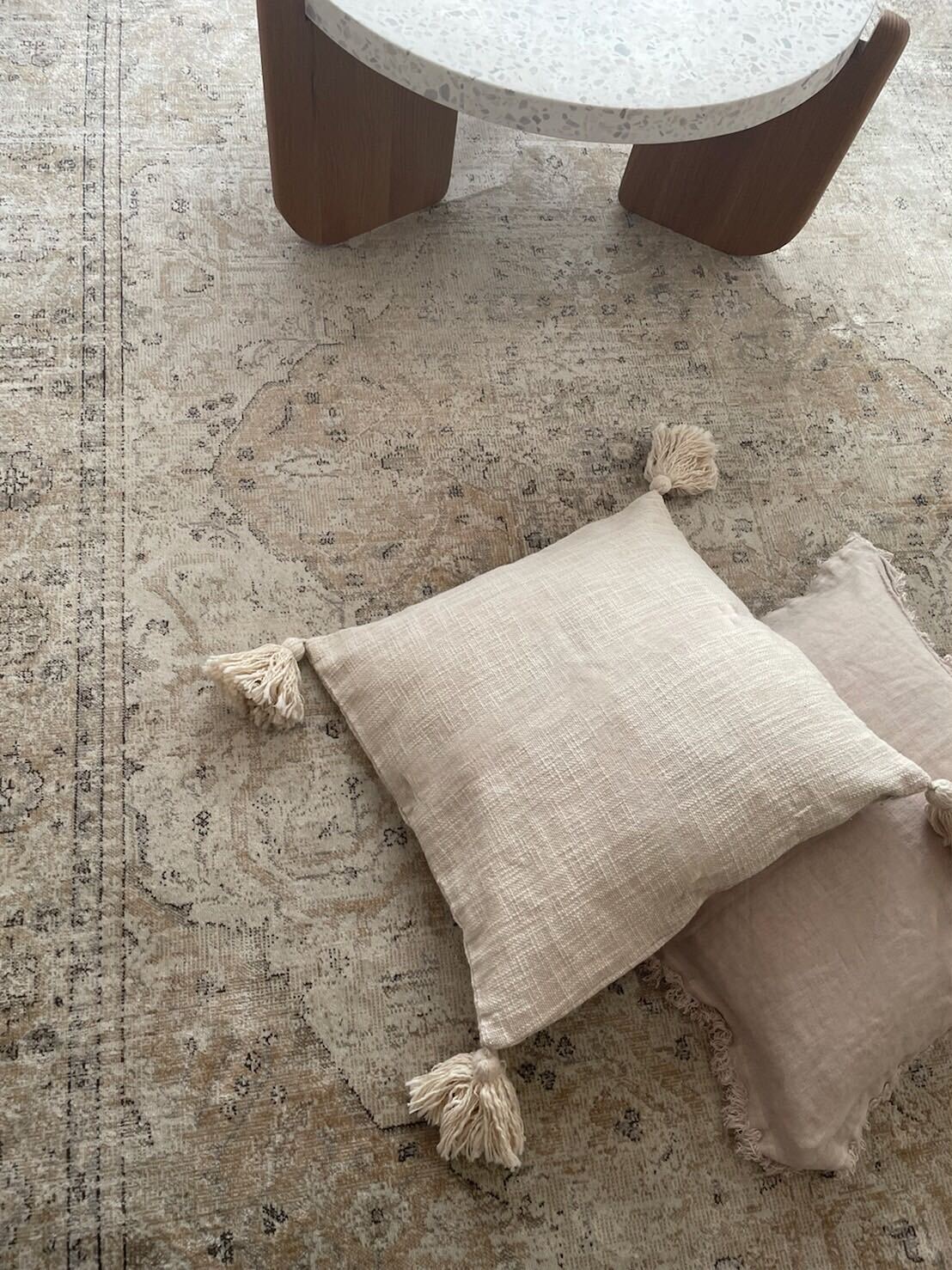 ZARA HOMEのラグを買ったら、リビングが洒落た！【スタイリストたなべ