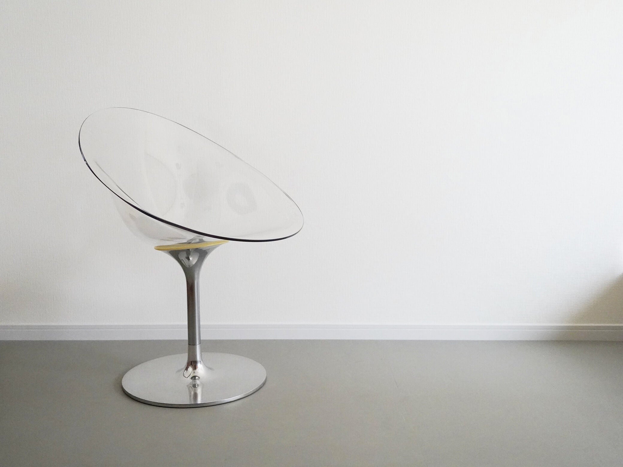 エロエス 1本脚 回転式 クリスタル カルテル フィリップ・スタルク