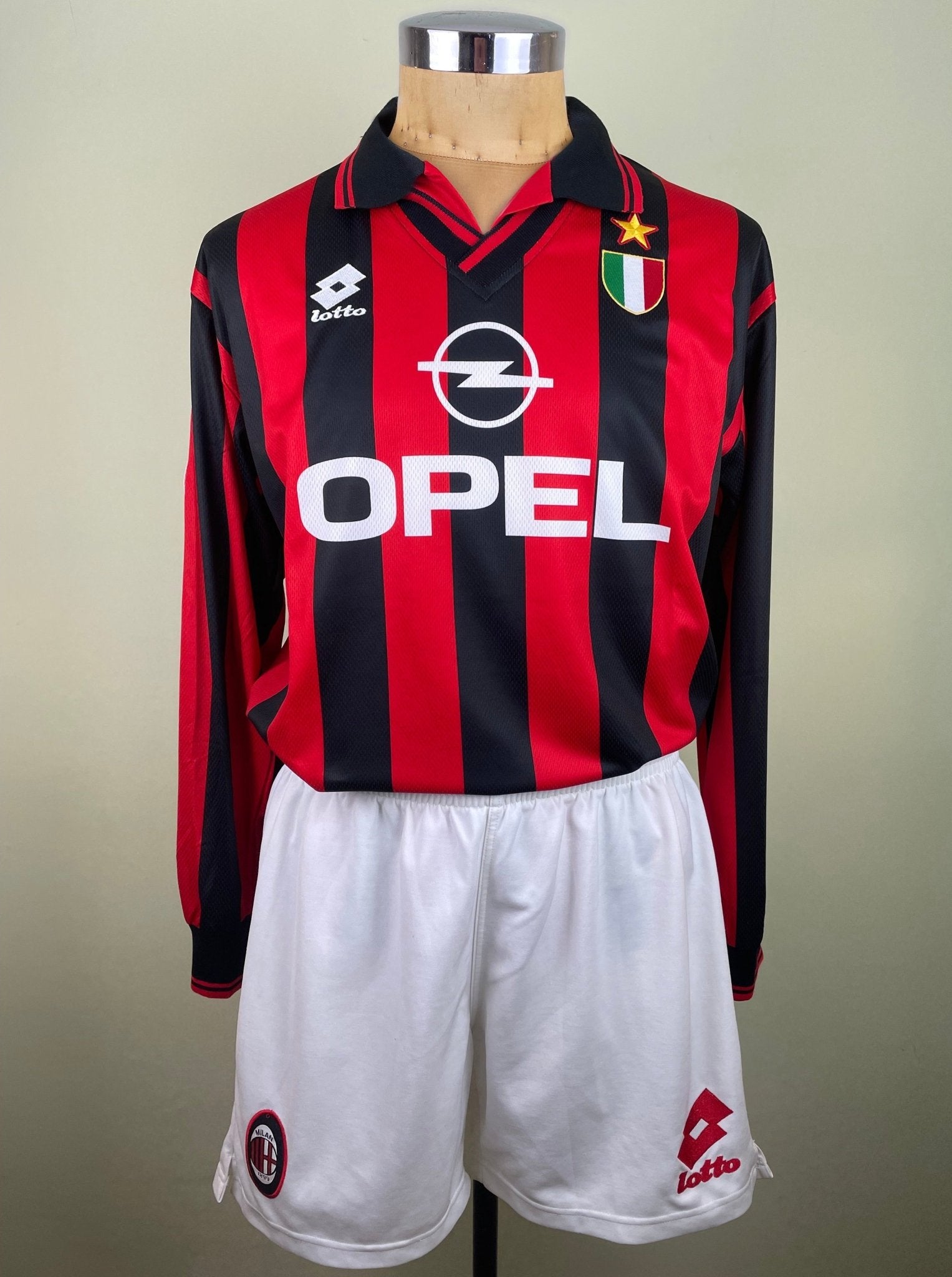 AC Milan 1996/97 Home – Match-Worn Shirt – Roberto Baggio