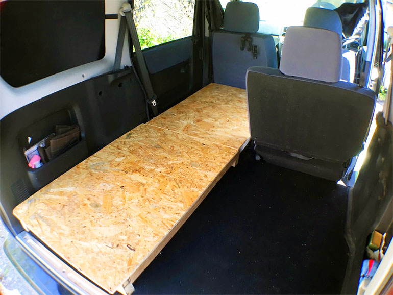 HONDAバモス」をDIYでキャンピングカーにしてみた【軽バン秘密基地計画